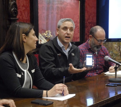 ©Ayto.Granada: LA APLICACIN DE TRANSPORTE PBLICO 'MOOVIT' SE EXTIENDE DESDE GRANADA A LOS AUTOBUSES DEL REA METROPOLITANA